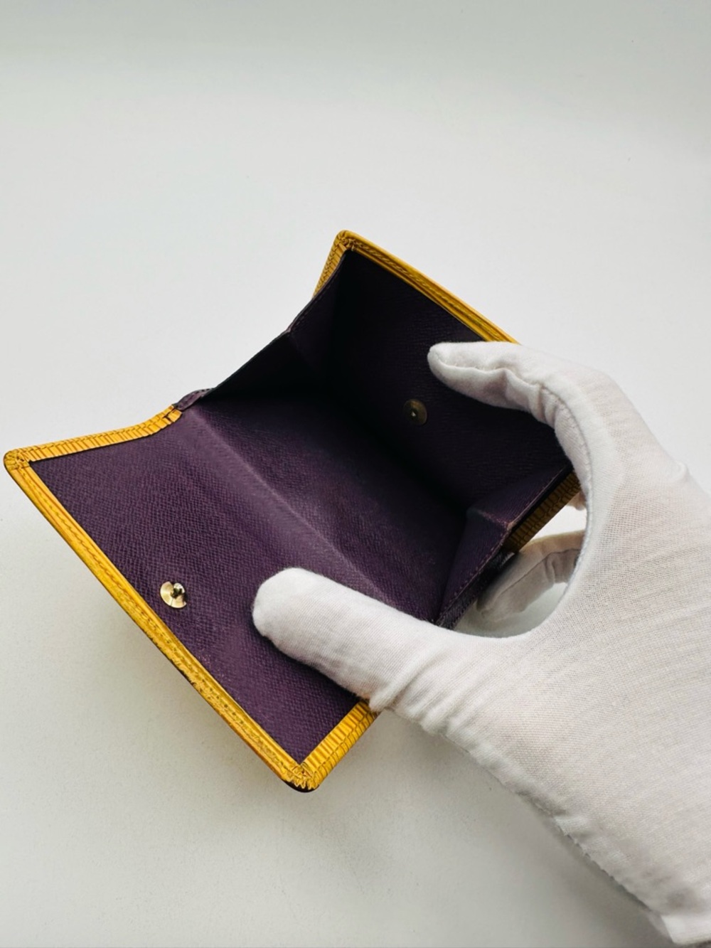 Louis Vuitton Epi Wallet - Picture 10 of 10